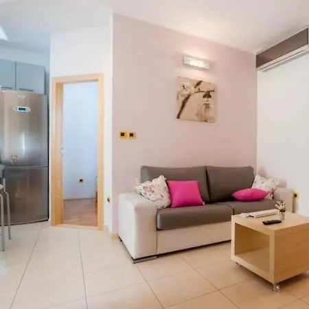 Aldo Center Apartment *