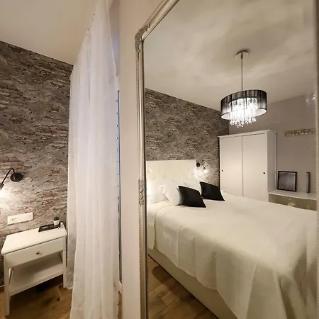 Aldo Center By Adex Travel Apartment